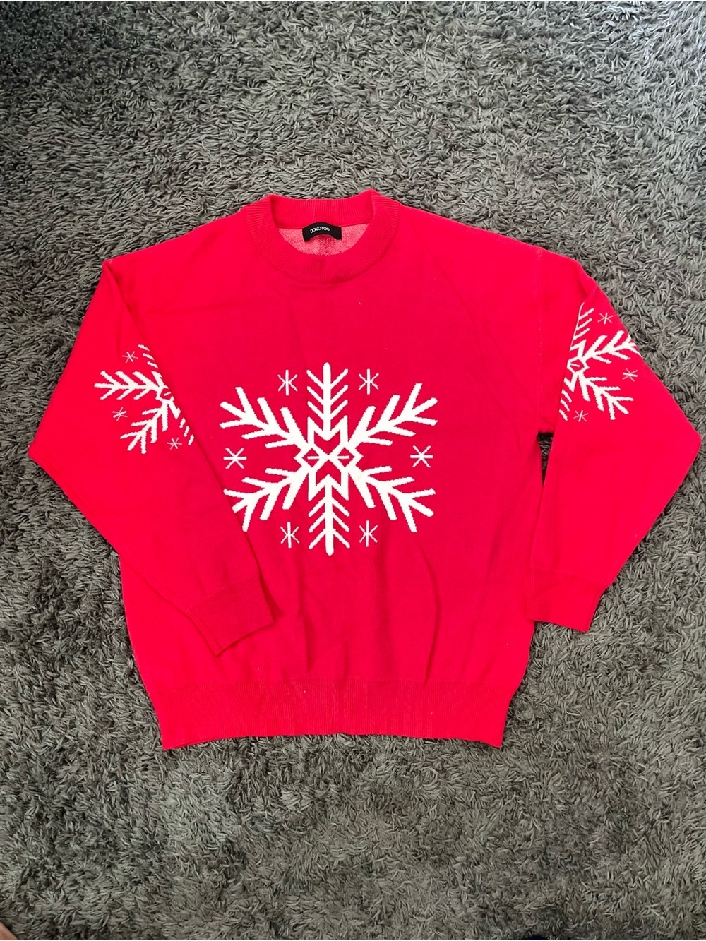 Dokotoo Women’s red snowflake knit Crewneck holiday sweater M